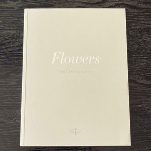 Van Cleef & Arpels brochure 91 pages